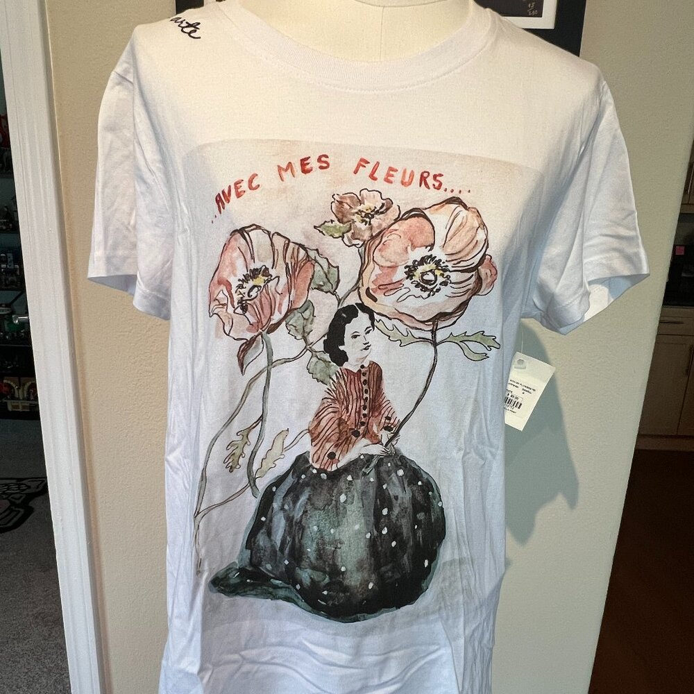 Bloomingdale's With My Flowers white t-shirt NWT, embroidered super soft women's